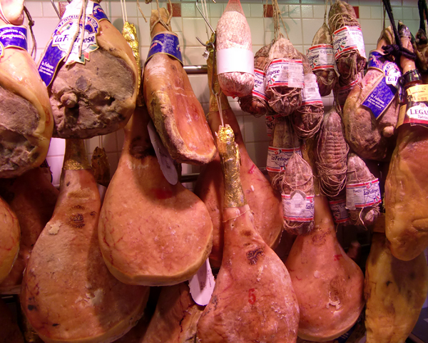 Festlich angerichtete Schweinefilet-Platte aus der Metzgerei Isele